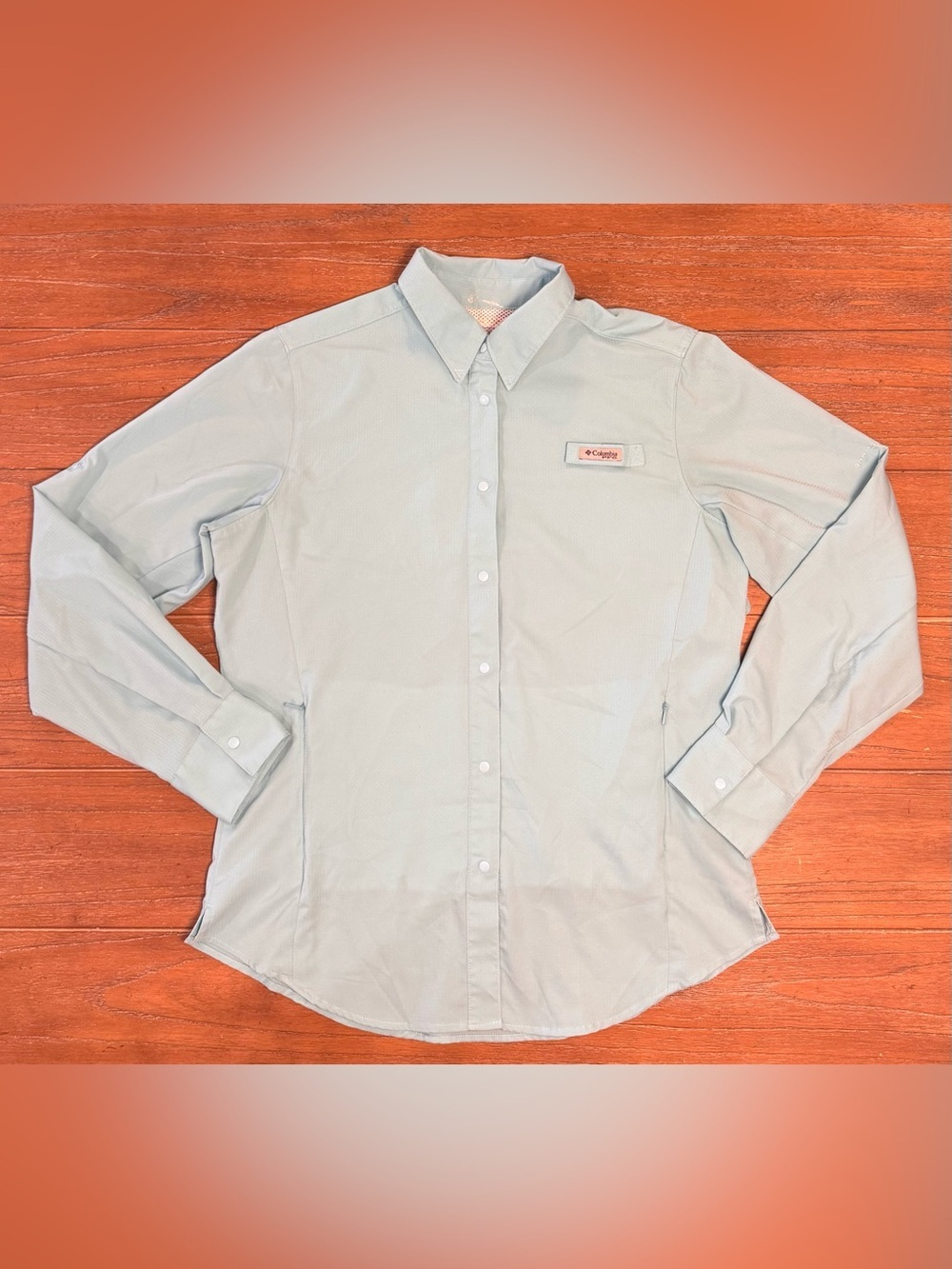Columbia Women’s Light Blue Long-Sleeve Button-Down Shirt